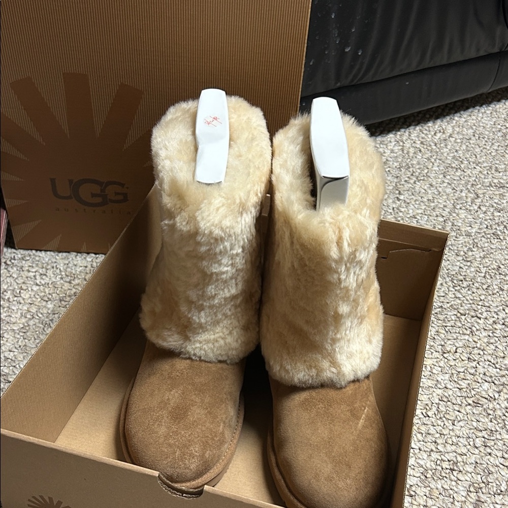 UGG Patten Chestnut Tan and Cream Boots New